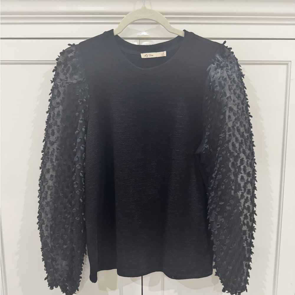 Chic Black Textured Sleeve Women's Top